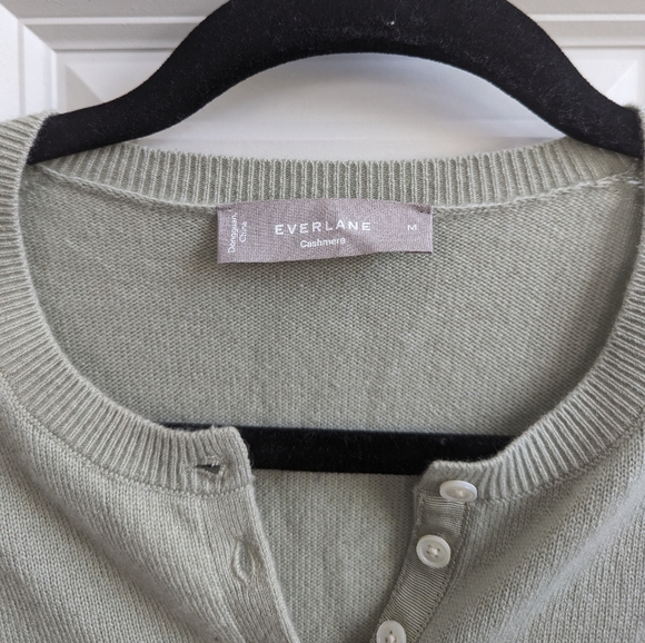 Everlane Cashmere Henley Sweater - Picture 2 of 4